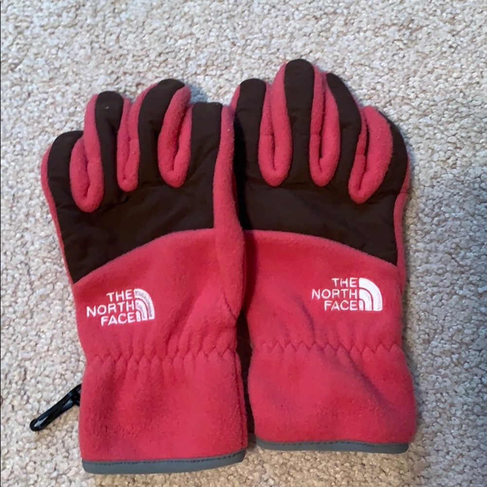 North Face women’s gloves